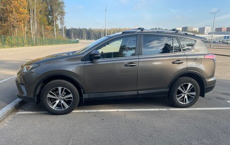 Toyota RAV4, 2018 год, 3 050 000 рублей, 2 фотография