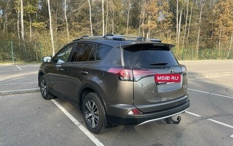 Toyota RAV4, 2018 год, 3 050 000 рублей, 8 фотография