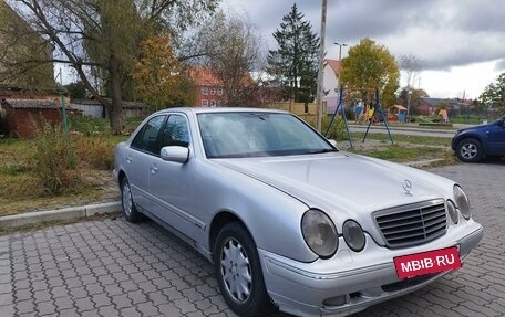 Mercedes-Benz E-Класс, 2001 год, 540 000 рублей, 4 фотография