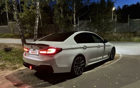 BMW 5 серия, 2017 год, 3 900 000 рублей, 19 фотография