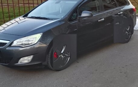 Opel Astra J, 2011 год, 900 000 рублей, 2 фотография