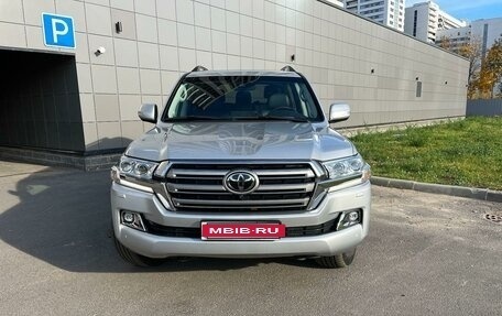 Toyota Land Cruiser 200, 2018 год, 7 830 000 рублей, 2 фотография