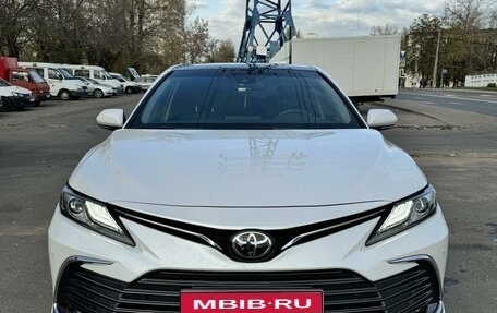 Toyota Camry, 2022 год, 3 850 000 рублей, 1 фотография