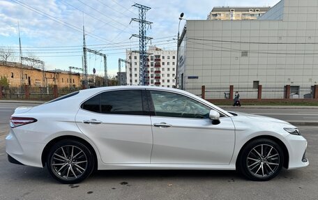 Toyota Camry, 2022 год, 3 850 000 рублей, 2 фотография