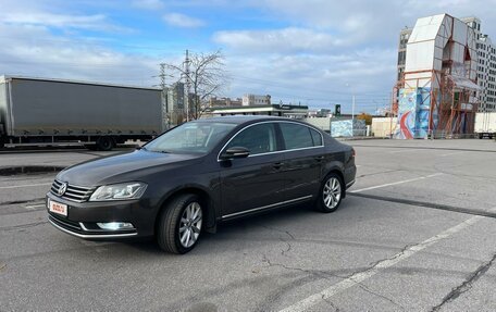 Volkswagen Passat B7, 2013 год, 1 550 000 рублей, 2 фотография