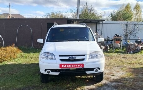 Chevrolet Niva I рестайлинг, 2013 год, 670 000 рублей, 3 фотография