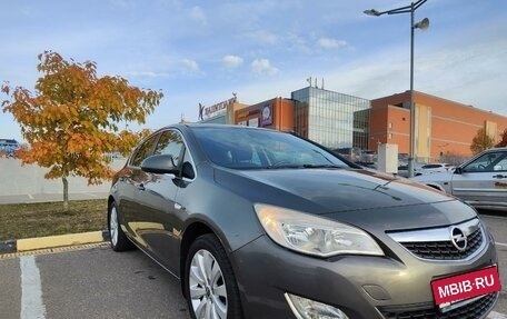 Opel Astra J, 2011 год, 760 000 рублей, 2 фотография