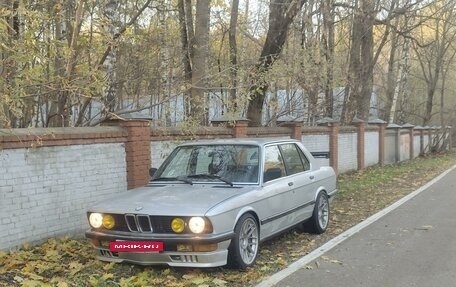 BMW 5 серия, 1983 год, 850 000 рублей, 4 фотография