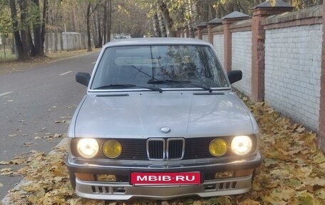 BMW 5 серия, 1983 год, 850 000 рублей, 2 фотография