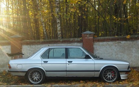 BMW 5 серия, 1983 год, 850 000 рублей, 3 фотография