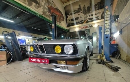 BMW 5 серия, 1983 год, 850 000 рублей, 30 фотография