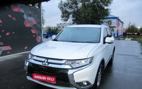 Mitsubishi Outlander III рестайлинг 3, 2015 год, 2 500 000 рублей, 1 фотография