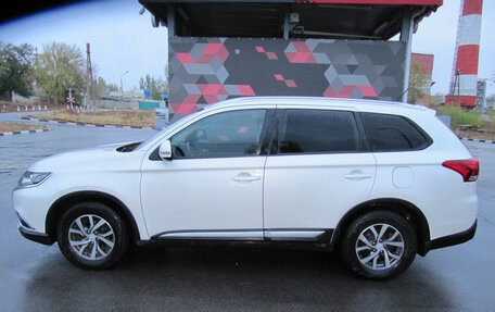 Mitsubishi Outlander III рестайлинг 3, 2015 год, 2 500 000 рублей, 3 фотография