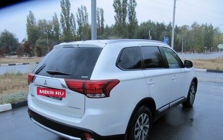 Mitsubishi Outlander III рестайлинг 3, 2015 год, 2 500 000 рублей, 6 фотография