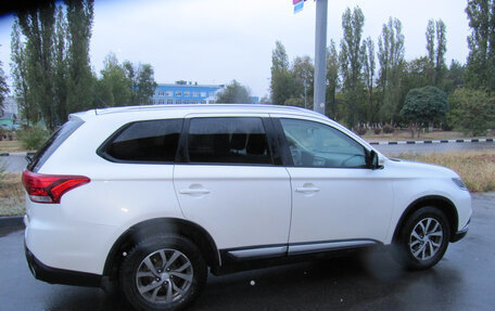 Mitsubishi Outlander III рестайлинг 3, 2015 год, 2 500 000 рублей, 7 фотография