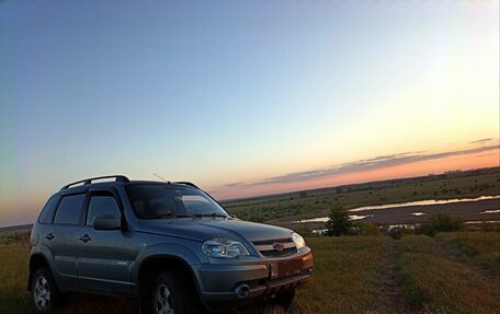 Chevrolet Niva I рестайлинг, 2011 год, 520 000 рублей, 2 фотография