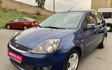 Ford Fiesta, 2008 год, 530 000 рублей, 2 фотография