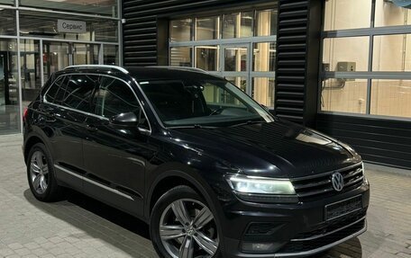 Volkswagen Tiguan II, 2018 год, 2 450 000 рублей, 2 фотография