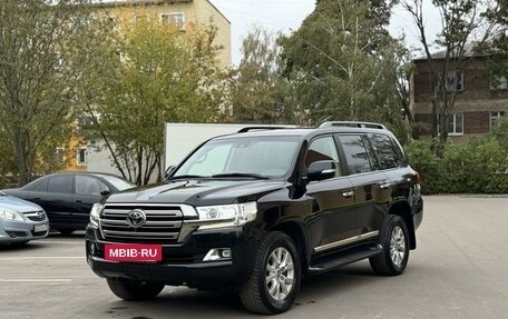 Toyota Land Cruiser 200, 2016 год, 6 900 000 рублей, 2 фотография