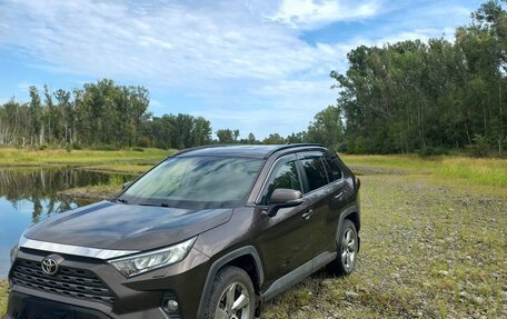 Toyota RAV4, 2020 год, 3 550 000 рублей, 4 фотография