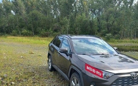 Toyota RAV4, 2020 год, 3 550 000 рублей, 6 фотография