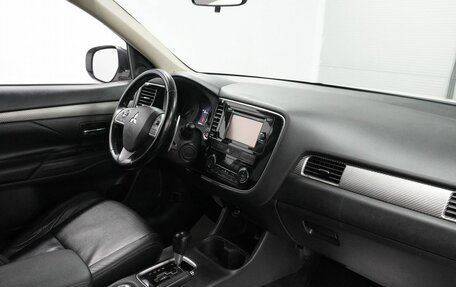 Mitsubishi Outlander III рестайлинг 3, 2013 год, 1 690 000 рублей, 11 фотография