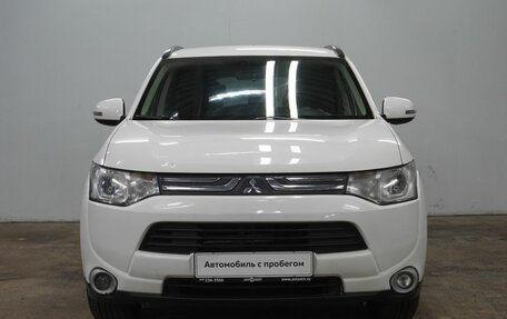 Mitsubishi Outlander III рестайлинг 3, 2013 год, 1 690 000 рублей, 2 фотография