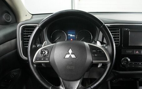 Mitsubishi Outlander III рестайлинг 3, 2013 год, 1 690 000 рублей, 9 фотография