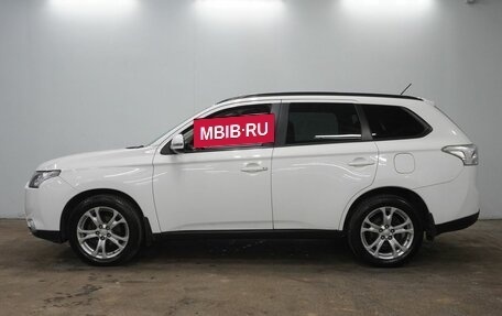 Mitsubishi Outlander III рестайлинг 3, 2013 год, 1 690 000 рублей, 5 фотография