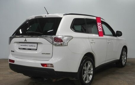 Mitsubishi Outlander III рестайлинг 3, 2013 год, 1 690 000 рублей, 8 фотография