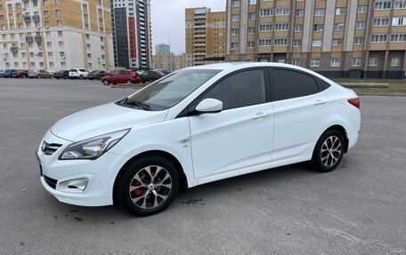 Hyundai Solaris II рестайлинг, 2015 год, 1 320 000 рублей, 1 фотография