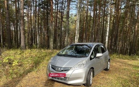 Honda Fit III, 2011 год, 880 000 рублей, 3 фотография