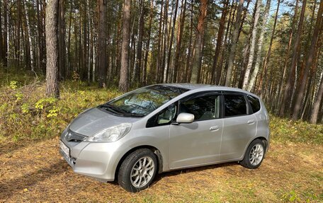 Honda Fit III, 2011 год, 880 000 рублей, 4 фотография