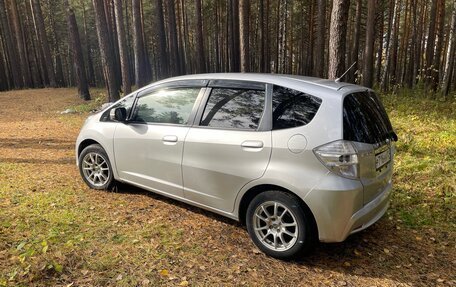 Honda Fit III, 2011 год, 880 000 рублей, 6 фотография