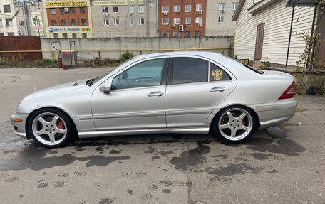 Mercedes-Benz C-Класс, 2004 год, 680 000 рублей, 3 фотография