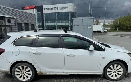 Opel Astra J, 2011 год, 333 000 рублей, 2 фотография