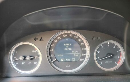 Mercedes-Benz C-Класс, 2010 год, 850 000 рублей, 4 фотография