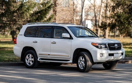 Toyota Land Cruiser 200, 2014 год, 4 099 000 рублей, 17 фотография