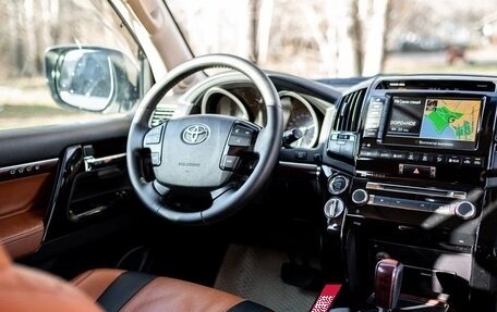 Toyota Land Cruiser 200, 2014 год, 4 099 000 рублей, 18 фотография