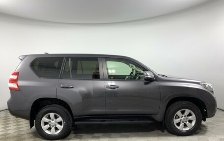 Toyota Land Cruiser Prado 150 рестайлинг 2, 2017 год, 4 500 000 рублей, 4 фотография