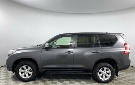 Toyota Land Cruiser Prado 150 рестайлинг 2, 2017 год, 4 500 000 рублей, 8 фотография