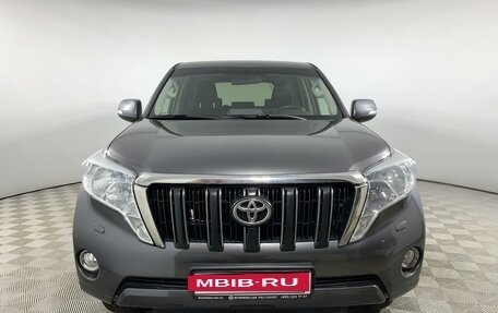 Toyota Land Cruiser Prado 150 рестайлинг 2, 2017 год, 4 500 000 рублей, 2 фотография