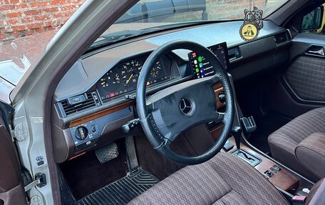 Mercedes-Benz W124, 1990 год, 680 000 рублей, 5 фотография