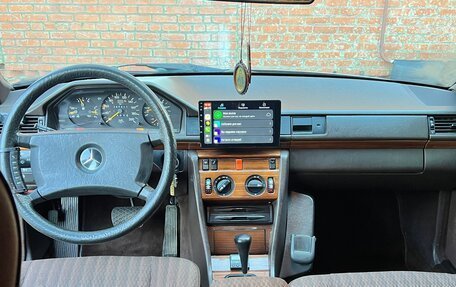 Mercedes-Benz W124, 1990 год, 680 000 рублей, 3 фотография