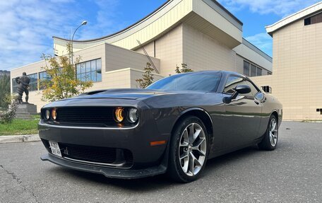 Dodge Challenger III рестайлинг 2, 2020 год, 3 000 000 рублей, 2 фотография