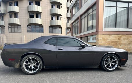 Dodge Challenger III рестайлинг 2, 2020 год, 3 000 000 рублей, 4 фотография