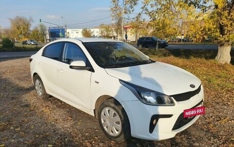 KIA Rio IV, 2019 год, 1 060 000 рублей, 3 фотография