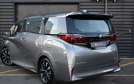 Toyota Alphard, 2024 год, 17 900 000 рублей, 3 фотография