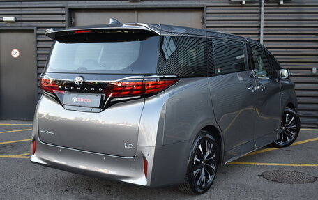 Toyota Alphard, 2024 год, 17 900 000 рублей, 4 фотография