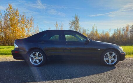 Toyota Altezza, 2001 год, 750 000 рублей, 3 фотография